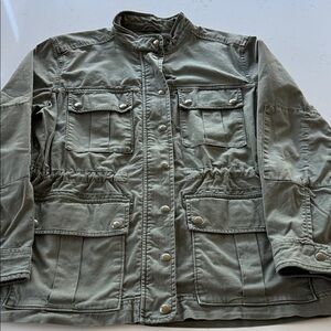 GAP Women's Army Green Field Jacket Size: M drawstring waist.  ✨